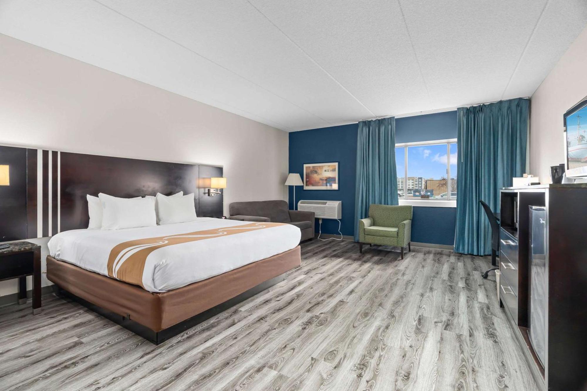 Quality Inn & Suites Mall Of America - Msp Airport Bloomington Exterior foto