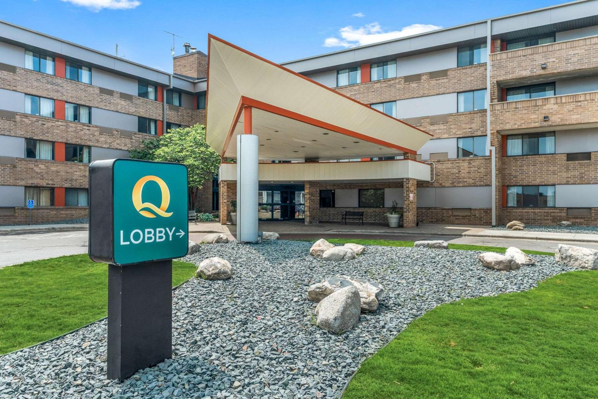 Quality Inn & Suites Mall Of America - Msp Airport Bloomington Exterior foto
